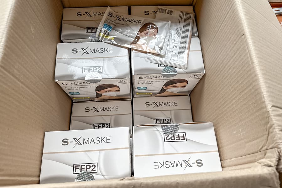14 Packungen mit FFP2 Masken S-X Maske